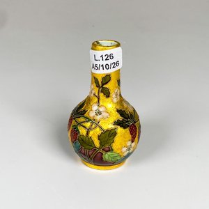 Lote anterior: Florerito de porcelana Sevres de Milet ,decoración floral altura 8,5 cm