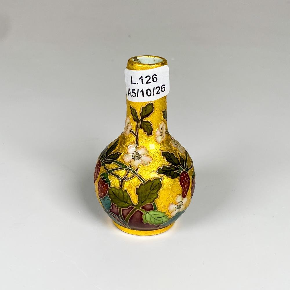 Florerito de porcelana Sevres de Milet ,decoración floral altura 8,5 cm