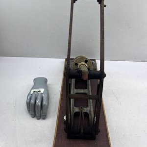 Inflador Inglés Antiguo "The Aerograph Co. Ltd." de Hierro, Bronce y Madera - imagen 2