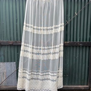 Lote anterior: Cortina de Voile Blanca con Encaje