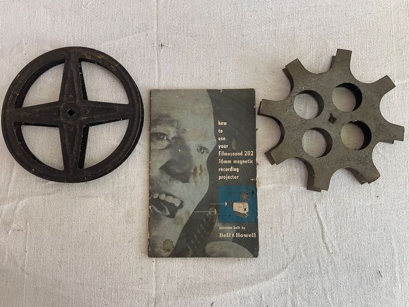 Guía Bell & Howell Filmsound 202 para Proyector y Dos Carretes Vacíos