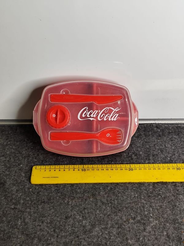 Lanchera Coca-Cola Roja con Cubiertos y Recipiente