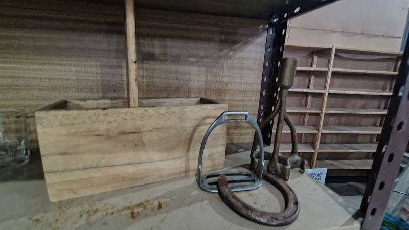 Lote anterior: Equipo de equitación artesanal