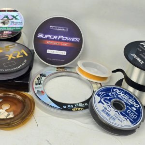 Lote siguiente: Conjunto de Varios Hilos y Líneas de Pesca