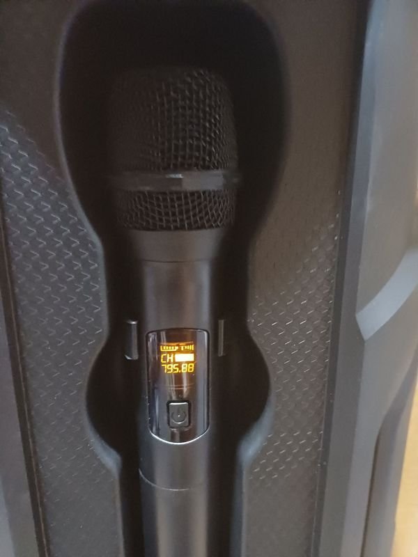 Altavoces y Micrófonos de Alta Calidad - imagen 6