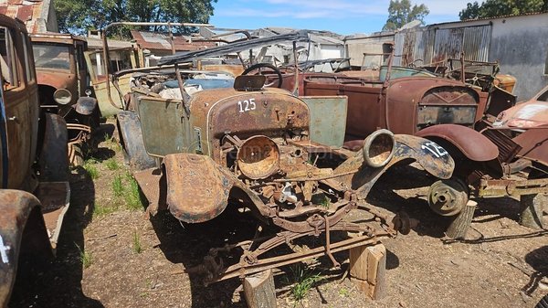Chasis de Automóvil Antiguo para Restaurar