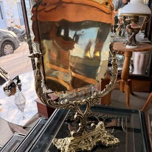 Espejo de Tocador de Bronce con Marco Ornamentado - imagen 7