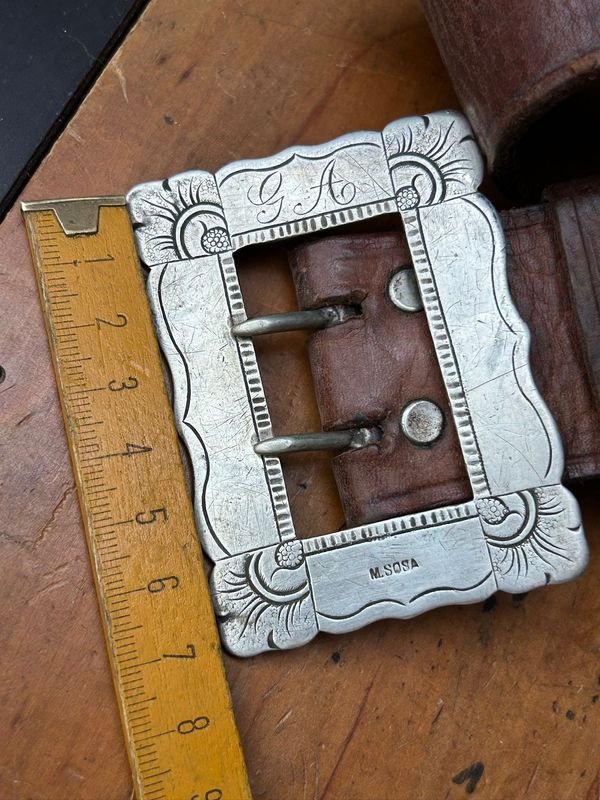 Cinto de cuero antiguo con hebilla de plata - imagen 3