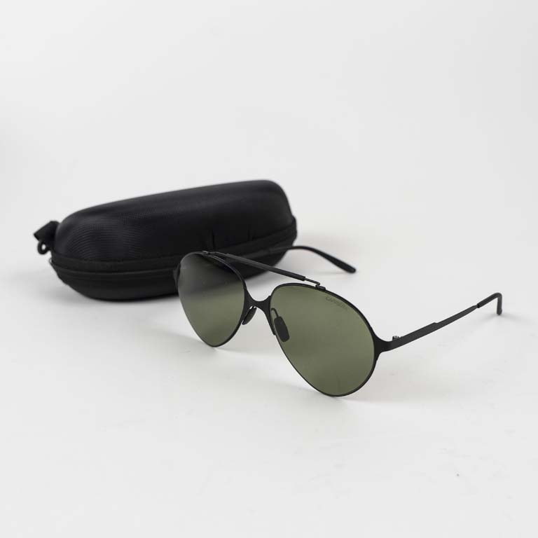 Par de lentes de sol Carrera con estuche en buen estado