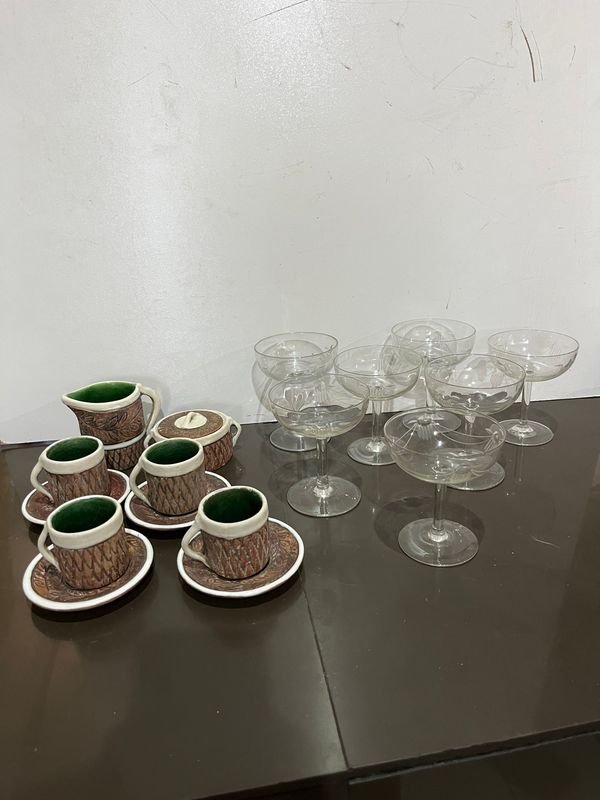 Lote siguiente: Vajilla de vidrio y porcelana en buen estado
