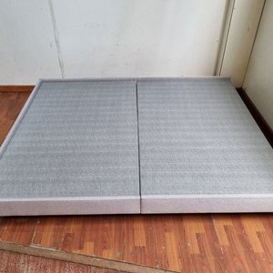 Sommier de Dos Cuerpos Gris Claro con Patas Metálicas - imagen 2