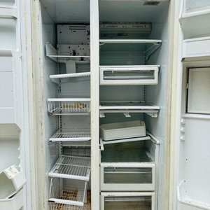 Heladera GE Profile de dos puertas con dispensador - imagen 2