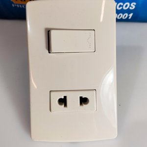 10 Placas de Interruptor y Enchufe Eléctrico Kamasa - imagen 3