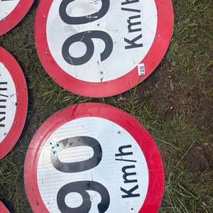 Lote anterior: Lote de 5 Carteles Señalización Vial Límite 90 Km/h