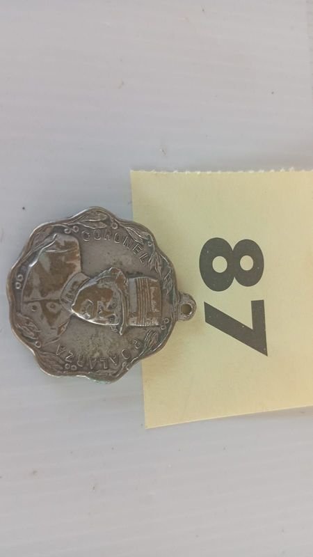 Medallas de plata y oro con diseño en español - imagen 4
