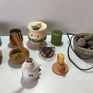 Lote siguiente: Lote de Velas y Aromaterapia: Velas Grandes, Difusor y Portavelas