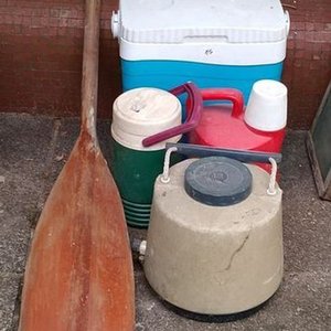 Lote de 3 Termos, Conservadora y Remo de Madera - imagen 1