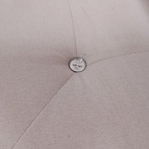 Banco Baúl Tapizado Estilo Chesterfield Blanco con Apoyabrazos Capitoné - imagen 3