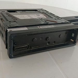 Radio para Auto con Frente Extraíble y Estuche - imagen 4
