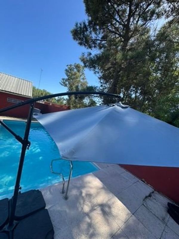 Gran Sombrilla Moderna para Piscina - imagen 11
