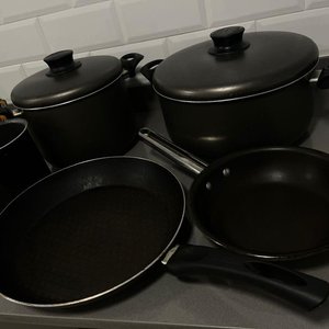 Set de 4 Ollas y Sartenes Tramontina Usadas - imagen 2