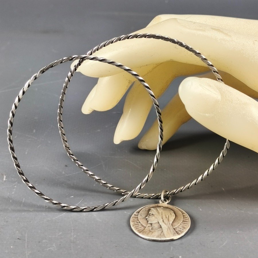 Item 16402 - Image 0