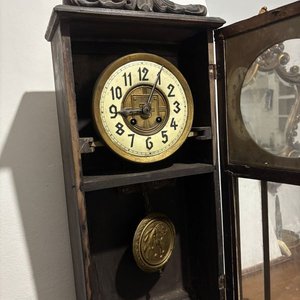 Reloj de Pared Antiguo a Péndulo con Caja de Madera Tallada - imagen 7