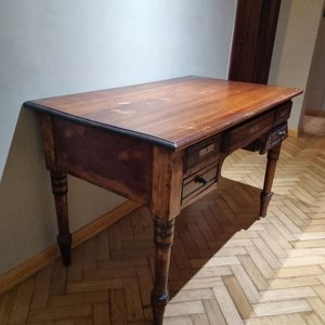 Antiguo Escritorio de Madera con 5 Cajones y Patas Torneadas - imagen 10