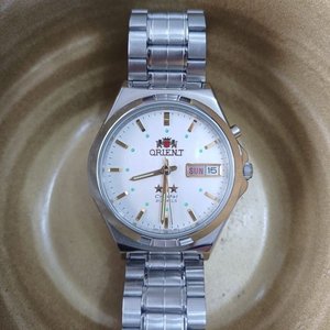 Reloj Orient Automático 3 Estrellas Acero Inoxidable Esfera Plateada - imagen 2