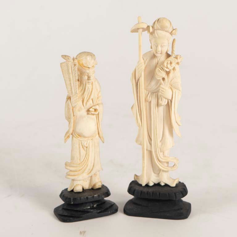 Lote siguiente: Estatuas de marfil, anciano y geisha