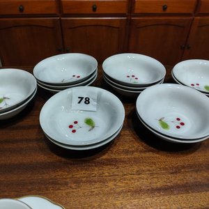 Set de 14 Pocillos de Postre en Cerámica Blanca con Diseños - imagen 2