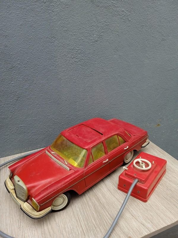 Mercedes Benz 250S de la época 1960, Rico, con control remoto - imagen 2