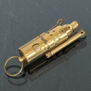 Lote siguiente: Encendedor Marlboro de Bronce Vintage - 8 cm