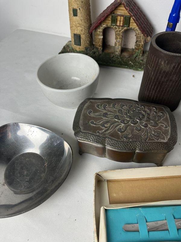 Colección de objetos decorativos y útiles - imagen 7