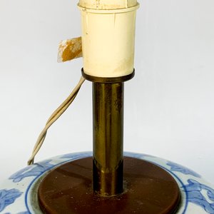 Lámpara de cerámica blanca con flores azules, 36 cm de altura - imagen 3