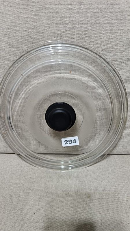 Tapa de Vidrio Circular con Pomo Negro