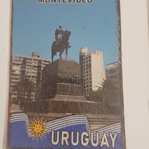 Lote de 8 Chapas Vintage: Montevideo, Uruguay, Coffee, Hot Dog, Pirelli y Warsteiner - imagen 7