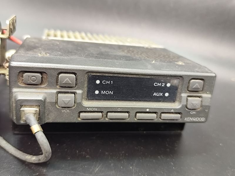 Radio Kenwood modelo TK-862 - con soporte, prende y modula perfectamente - imagen 3
