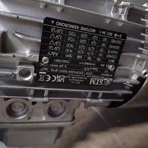 Motor Reductor Autofrenante 4 HP con Eje y Cremallera, Tablero con Variador - imagen 3