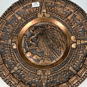 Plato de Cobre Repujado con Decoración de Águila - 35 cm Diámetro - imagen 2