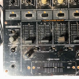 Consola de Audio DJ Pioneer DJM-500 Profesional Funcionando - imagen 5