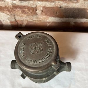 Antiguo Contador de Agua de Bronce Macizo LUDWIGSHAFEN - imagen 2