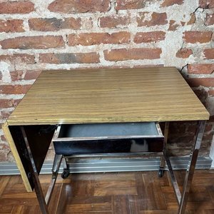 Mesa Auxiliar Extensible con Ruedas y Cajón - imagen 2