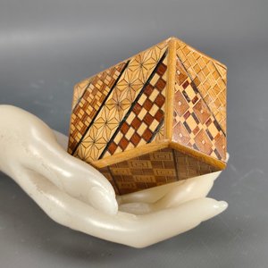 Lote de 4 Cajas Decorativas: Caja Secreta Japonesa, 2 Alhajeros (Marquetería y Khatam Kari) y Fosforera Doble - imagen 10