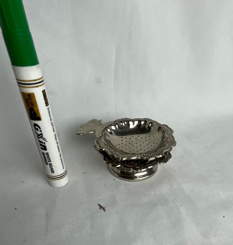 Colador de metal con diseño de hoja - imagen 6