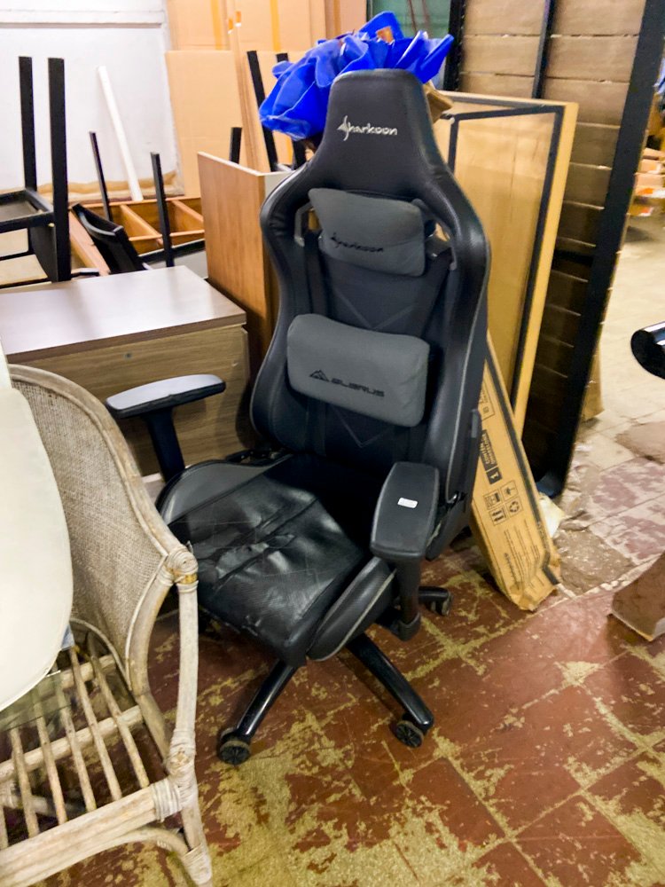 Silla Gamer Sparco y Mesa de Diseño