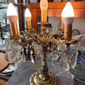 Candelabro de Mesa Dorado con 5 Luces y Caireles de Cristal - imagen 1