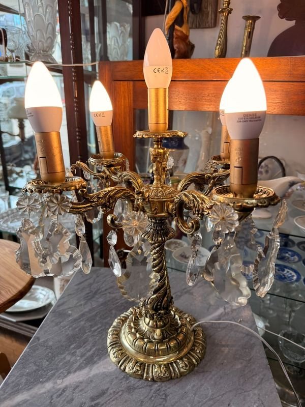 Candelabro de Mesa Dorado con 5 Luces y Caireles de Cristal