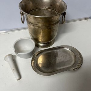 Champagnera y Bandeja Metálica con Mortero de Mármol Blanco - imagen 8