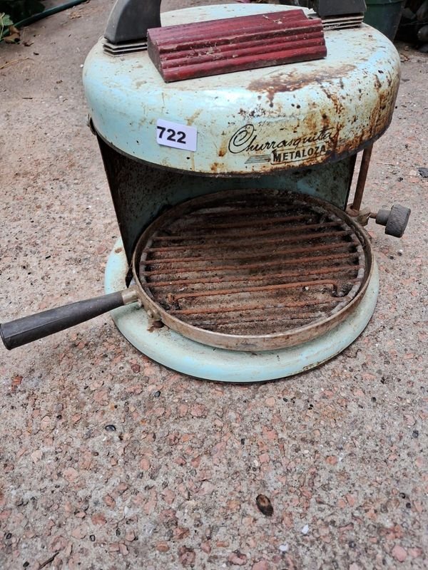 Churrasquera marca Metalloza en mal estado - imagen 3